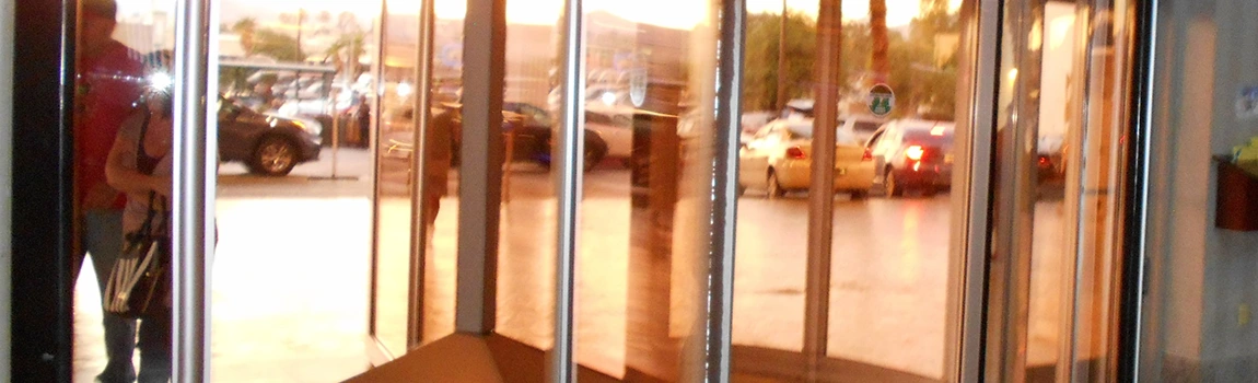 Storefront Glass Repair Cost in Southchase, FL
